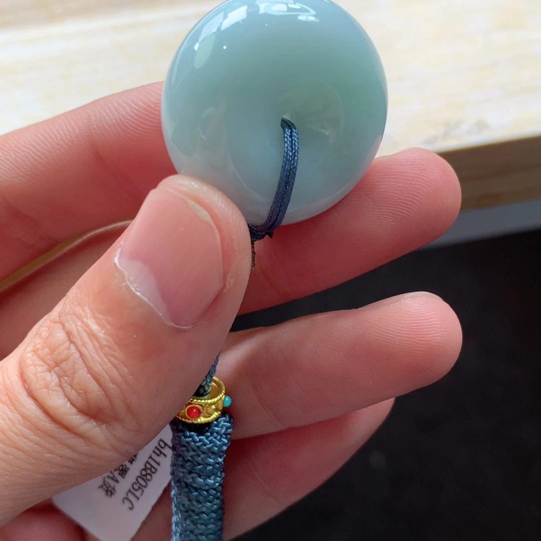 翡翠颈饰未镶嵌吊坠