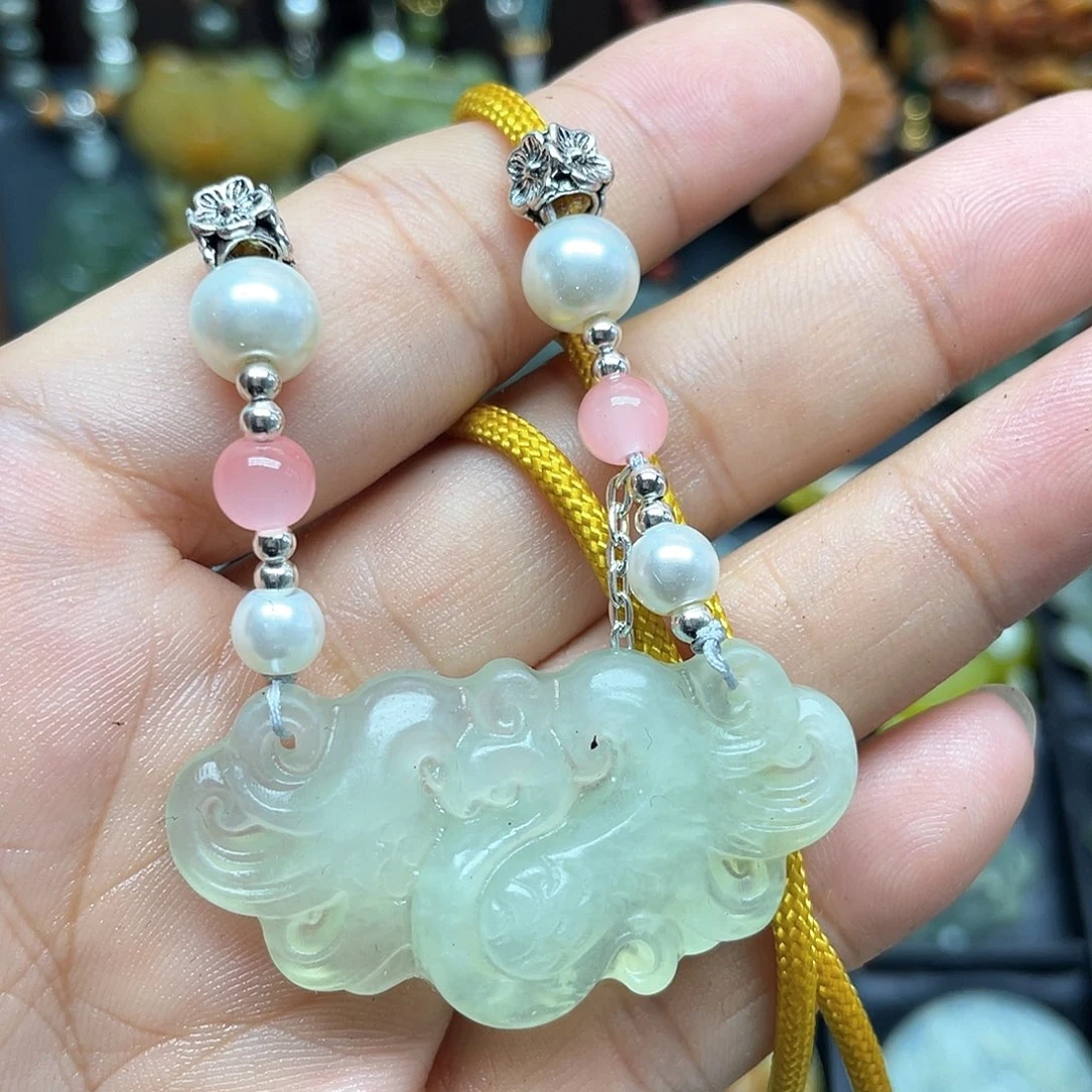 未镶嵌蛇纹石玉颈饰