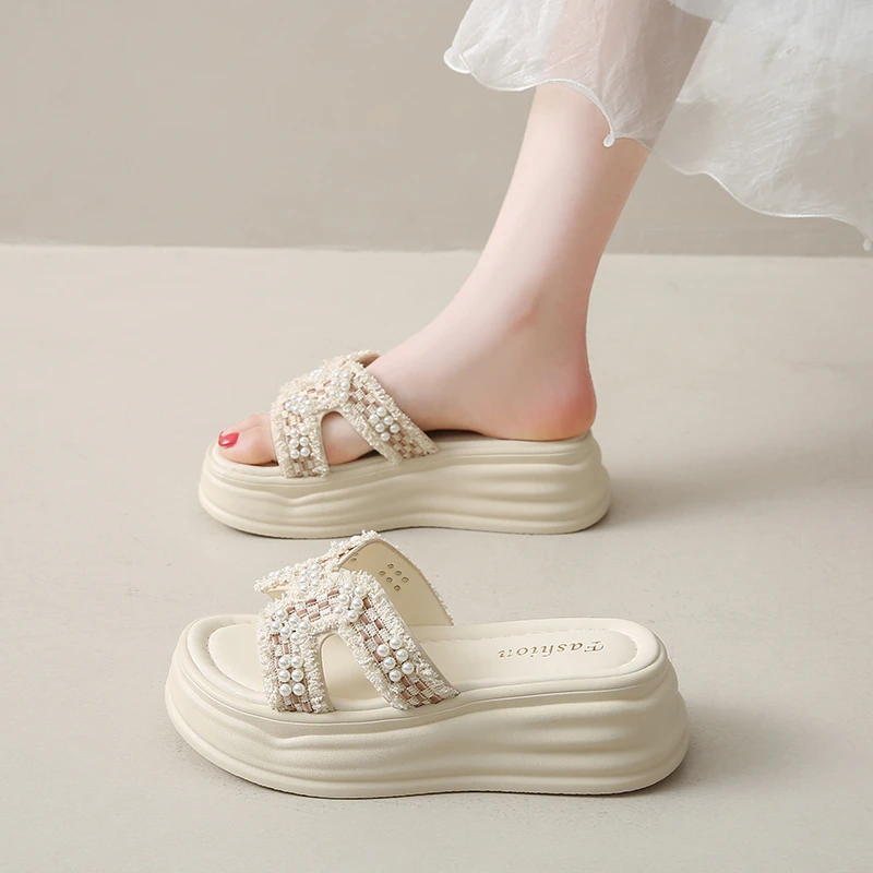 2025夏网红时尚百搭休闲休闲厚底防滑外穿-6CM小香风珍珠拖鞋