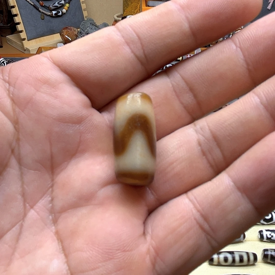 兰****合金颈饰玛瑙/玉髓