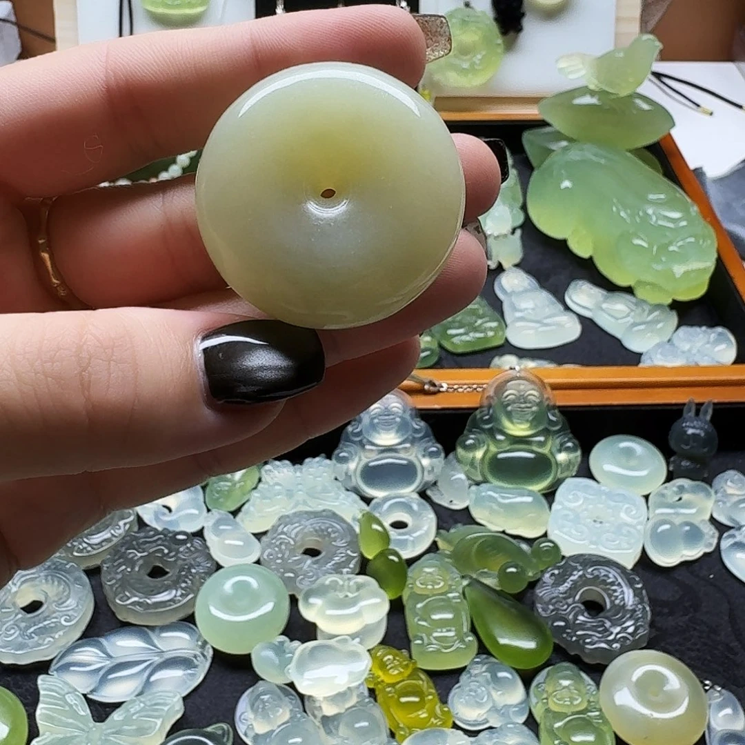 蛇纹石玉合金颈饰
