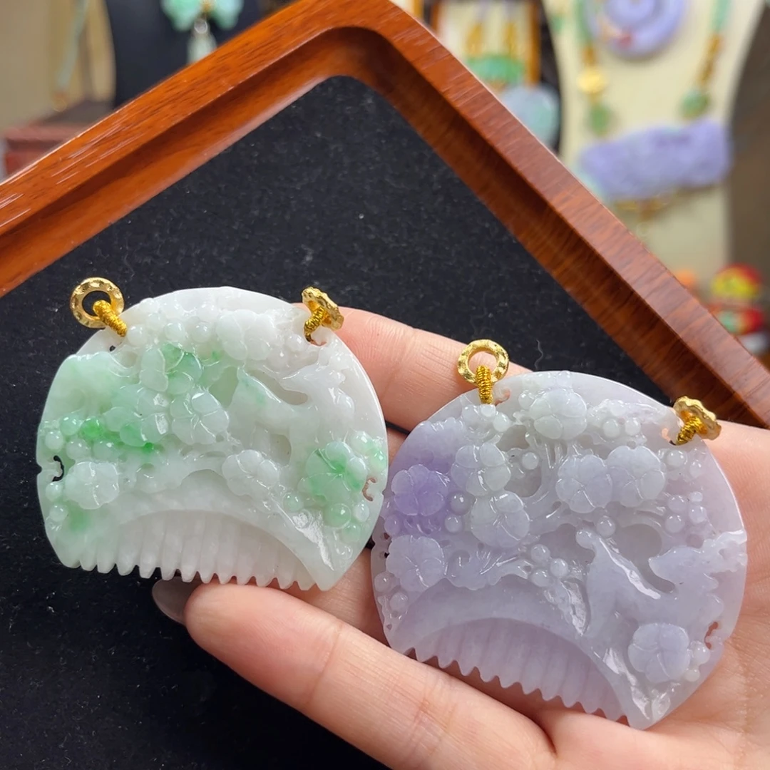 翡翠未镶嵌颈饰梳子一对