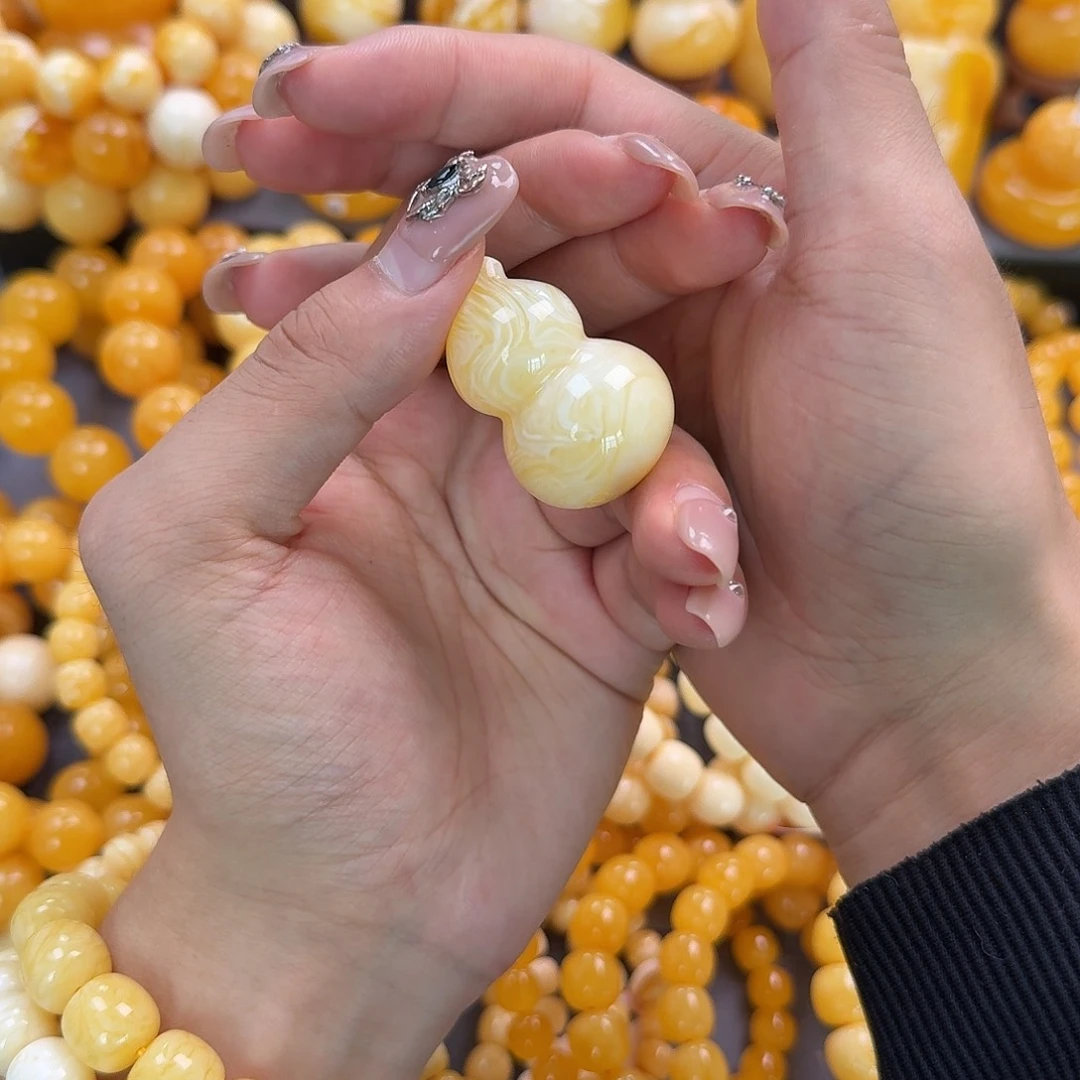 蜜蜡未镶嵌珠宝奇石13.3g