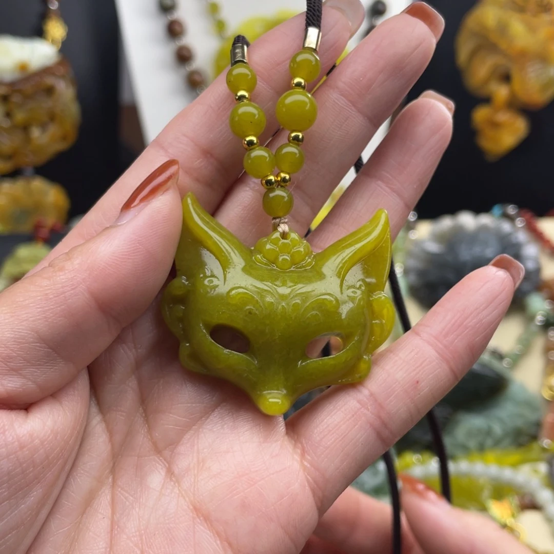 未镶嵌蛇纹石玉颈饰