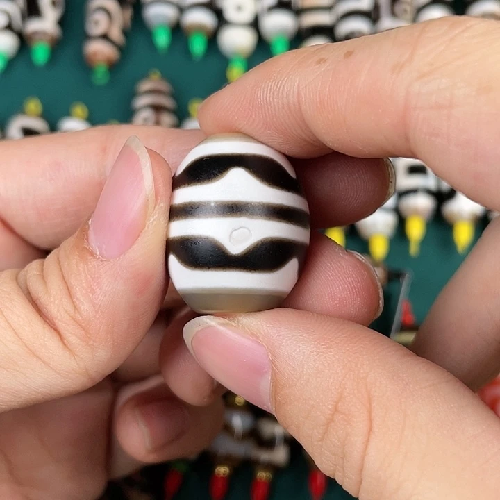 玛瑙/玉髓散珠双虎牙