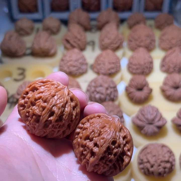 文玩核桃吊坠山字尖正磨39