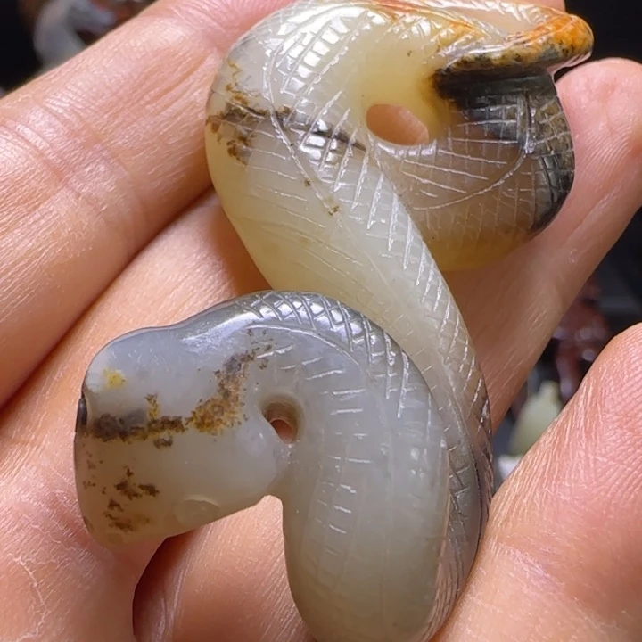 和田玉未镶嵌耳饰