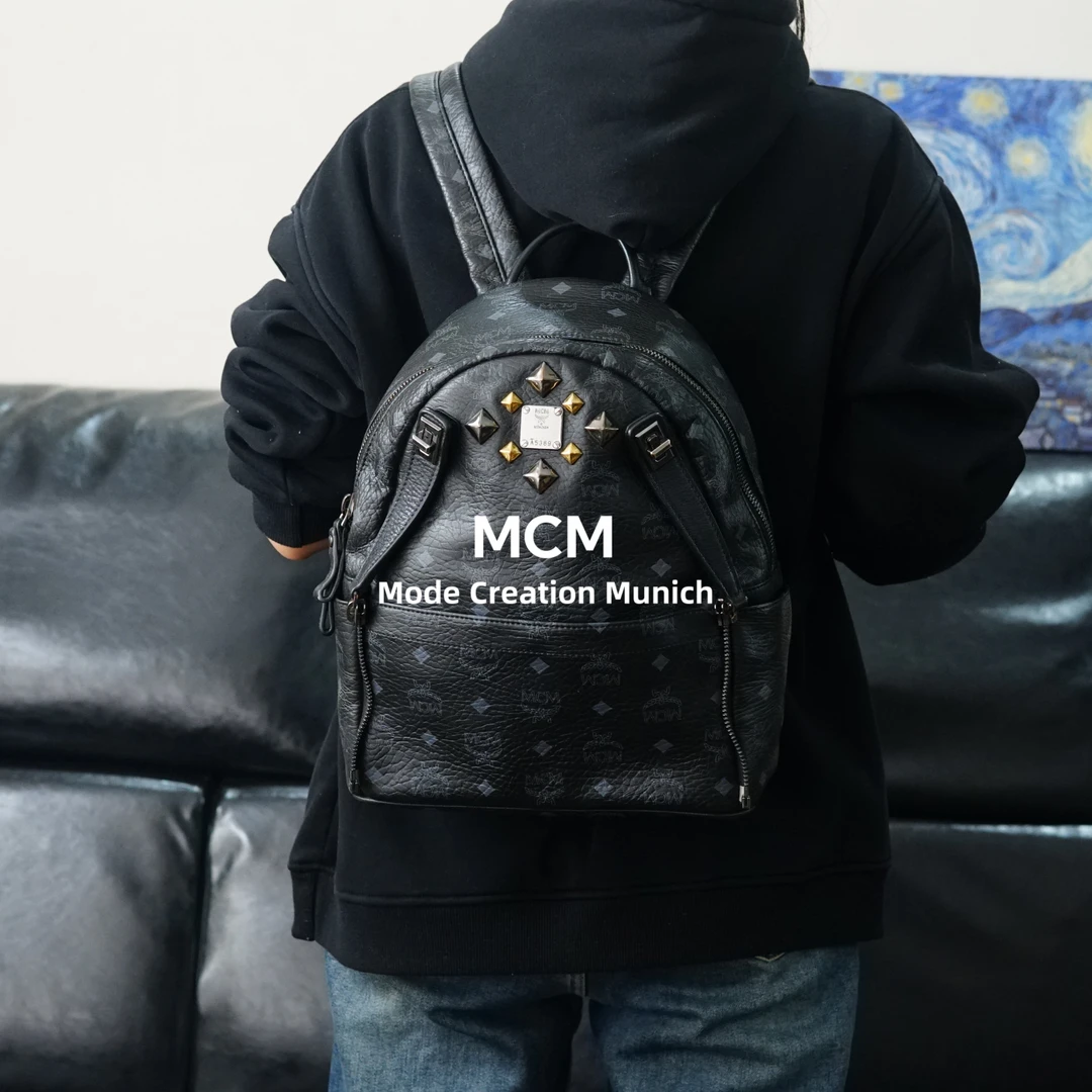 95新 MCM 黑色双肩包/BB01611061/1061