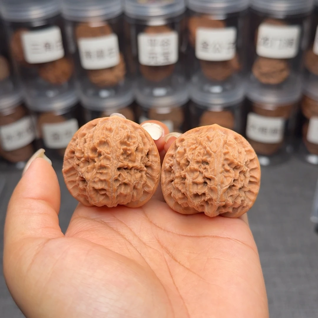 文玩核桃把件水龙纹