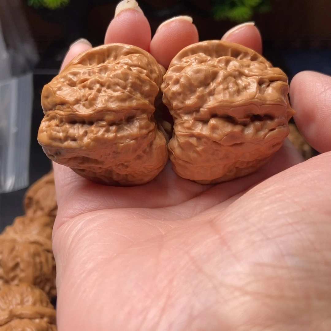 用***6文玩核桃把件蛤蟆头