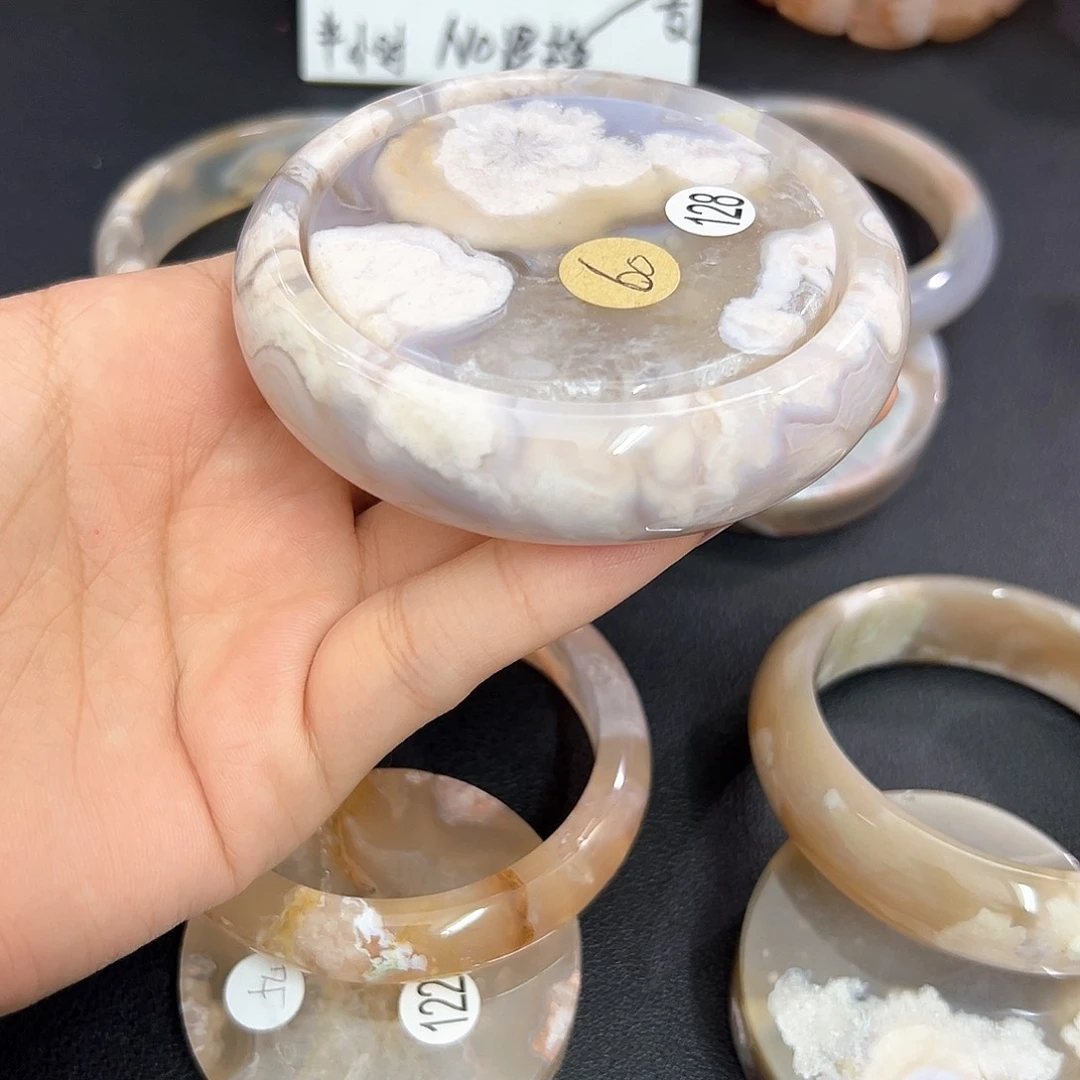 玛瑙/玉髓手镯未镶嵌温**待60