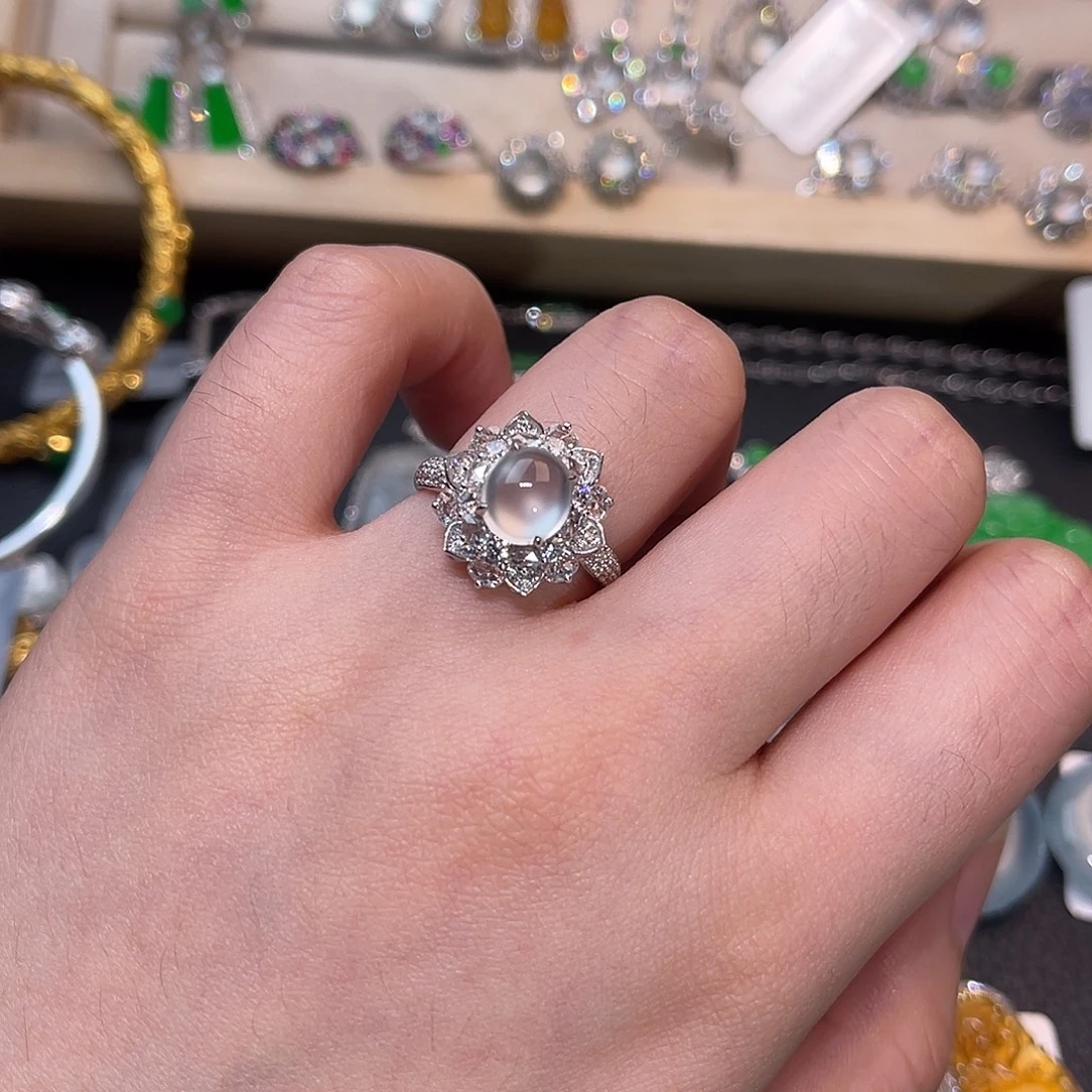 用***0翡翠18K金镶嵌戒指蛋面