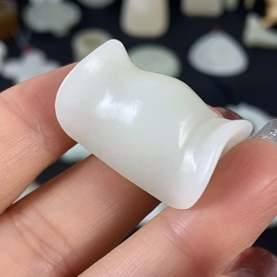 和田玉（糖玉）未镶嵌挂件