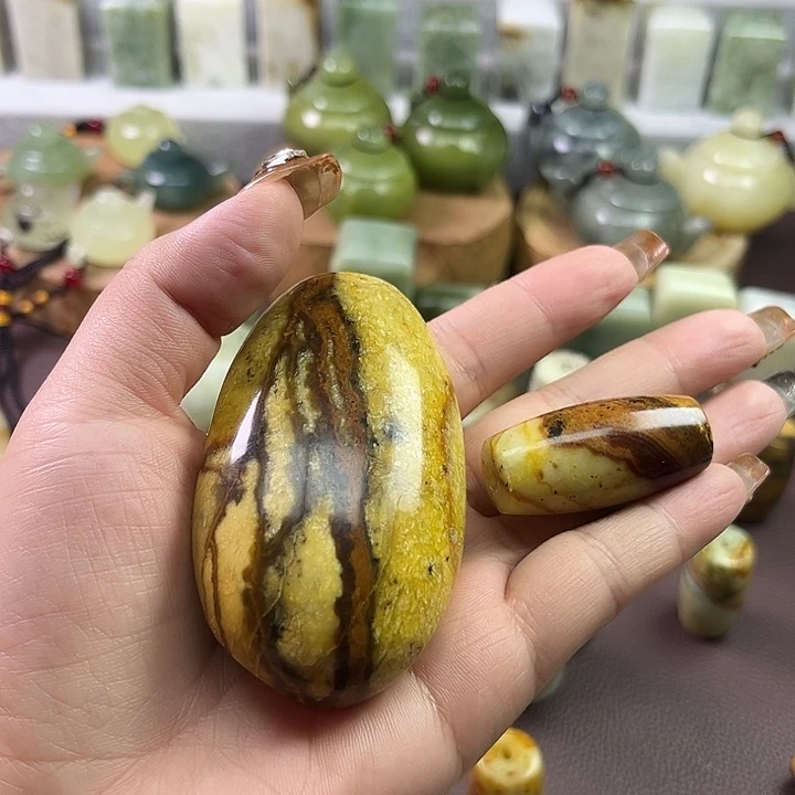 活***单蛇纹石玉未镶嵌项圈