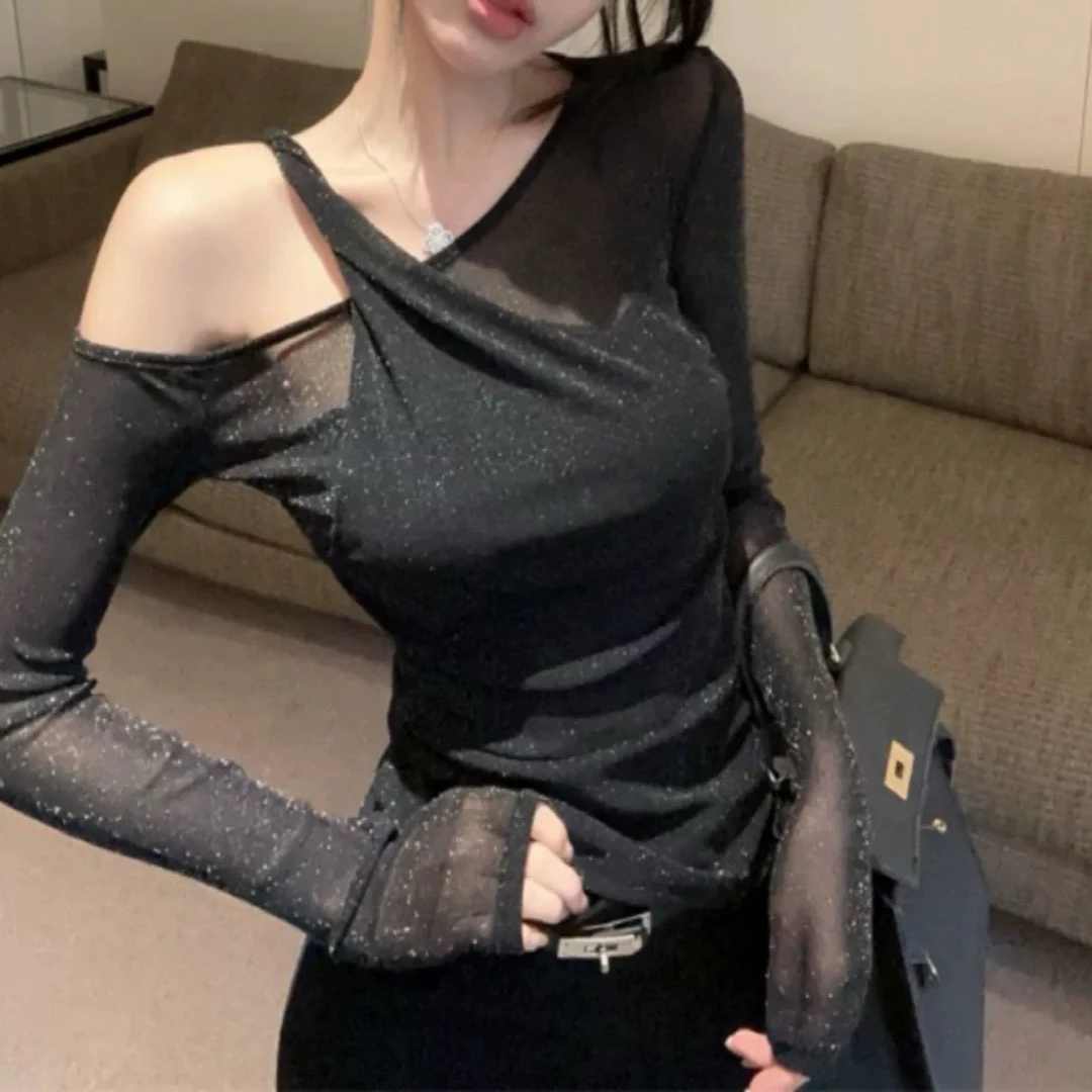 大码女装3172时髦闪闪亮丝穿搭不规则斜肩长袖ins风网纱打底衫