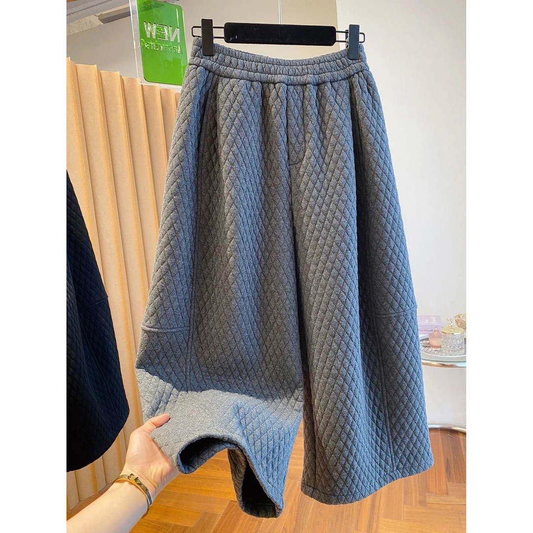 胖MM240斤大码高级感加绒加厚菱形格阔腿裤女秋冬保暖夹棉九分裤