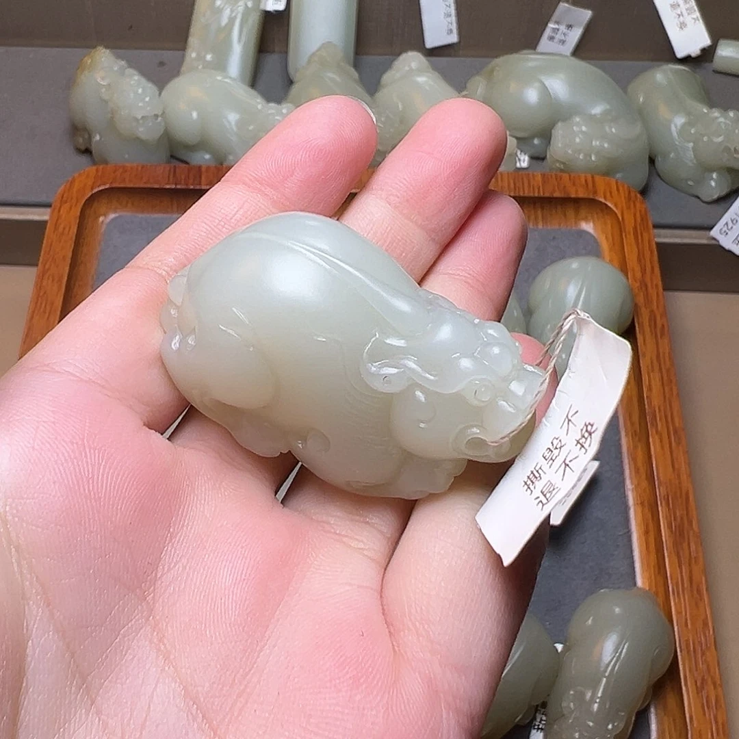 和田玉挂件未镶嵌人**可