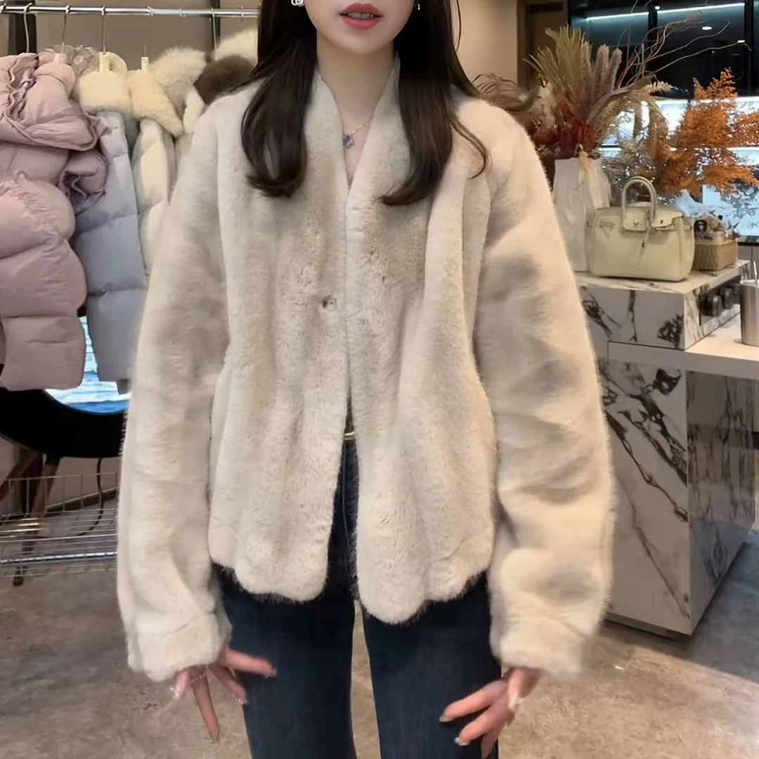 588157韩系秋冬静奢风V领百搭保暖皮毛一体短外套冬