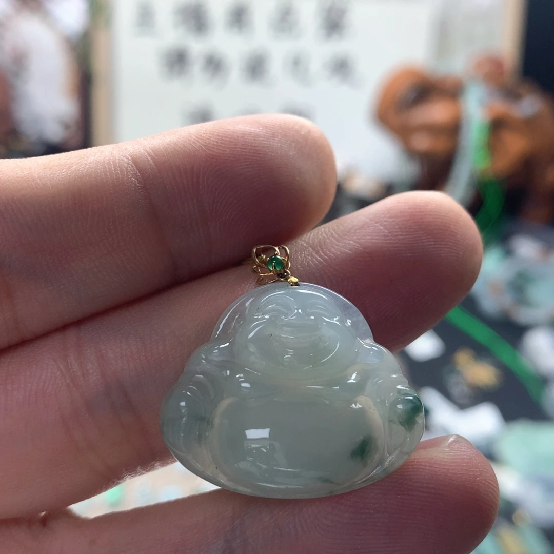 颈饰18K金镶嵌翡翠