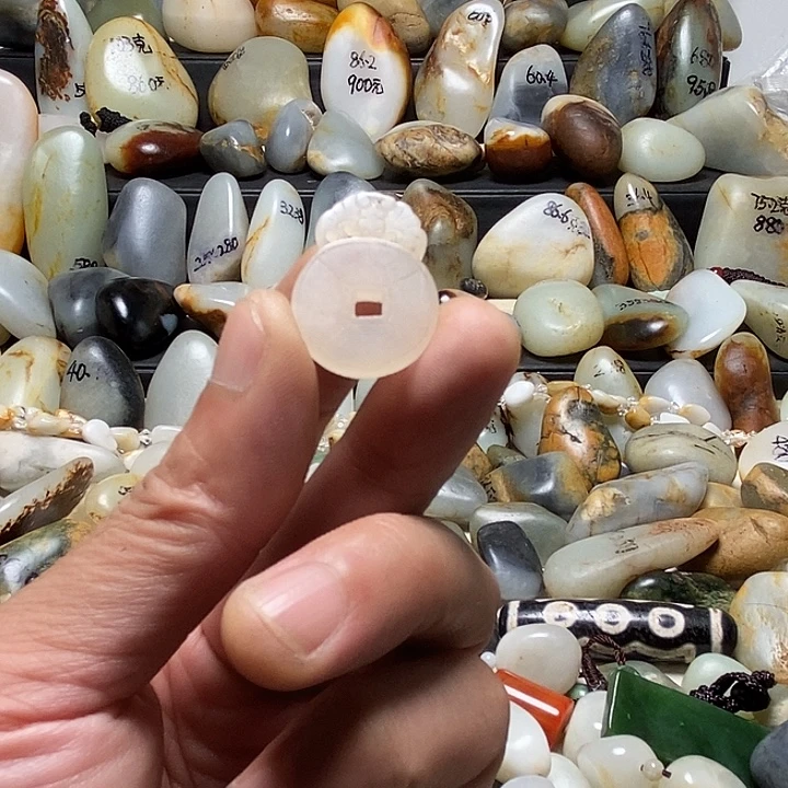 颈饰未镶嵌和田玉白玉福在眼前吊坠