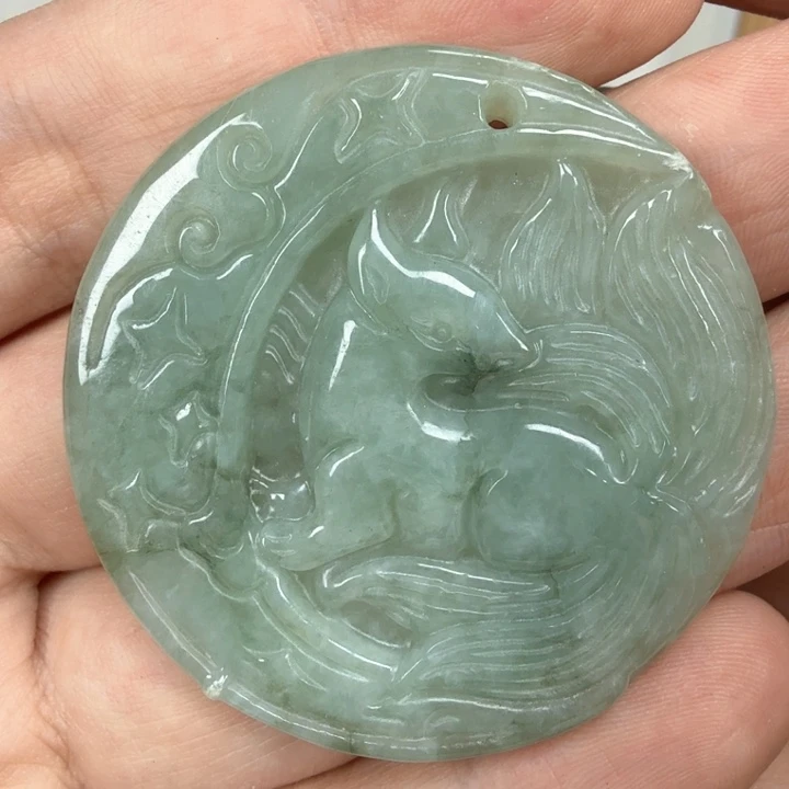 翡翠挂件未镶嵌翡翠