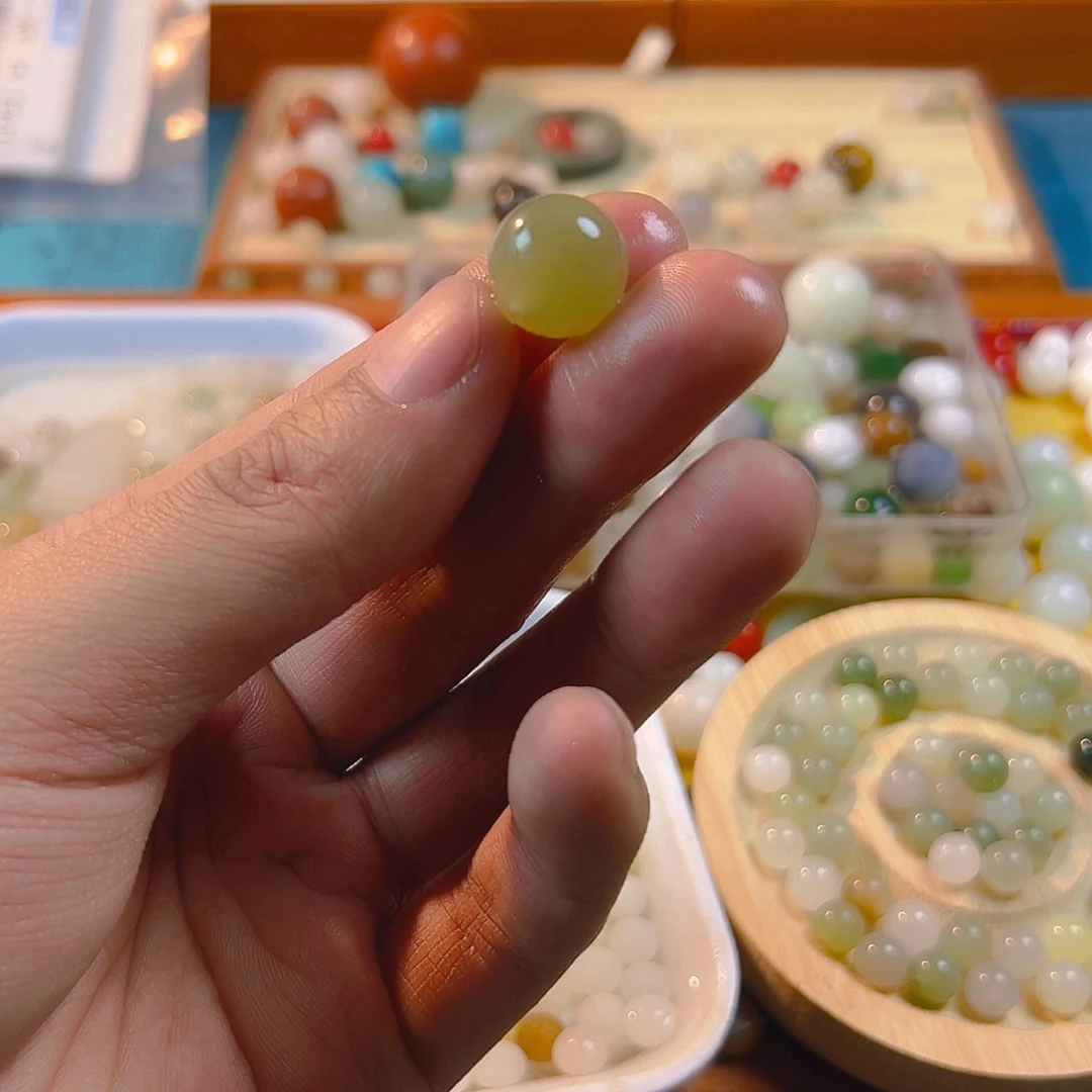 和田玉卡14散珠未镶嵌