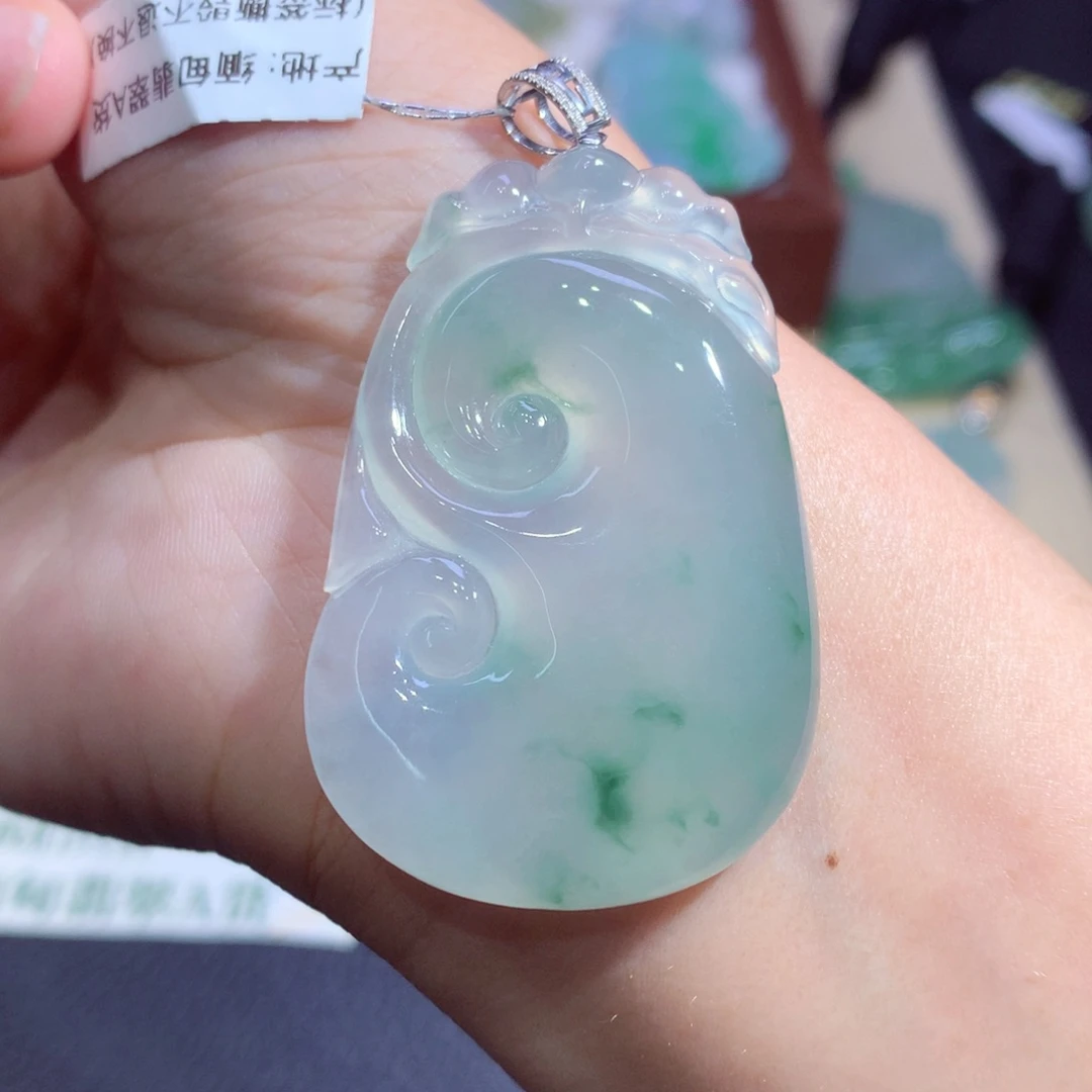 颈饰18K金镶嵌翡翠翡翠