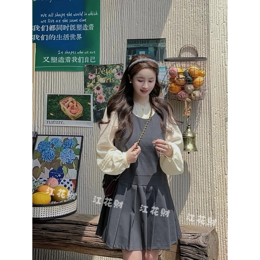【凯德学院】韩系高级灰设计背心百褶裙+杏色小众打条花边衬衫套装