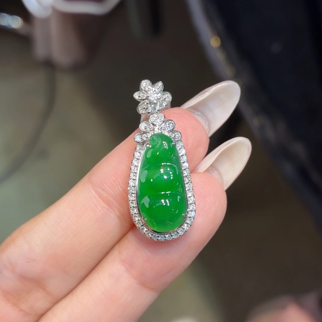 翡翠18K金镶嵌颈饰天然缅甸翡翠