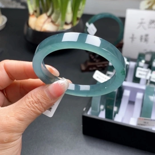 翡翠手镯未镶嵌53尺寸