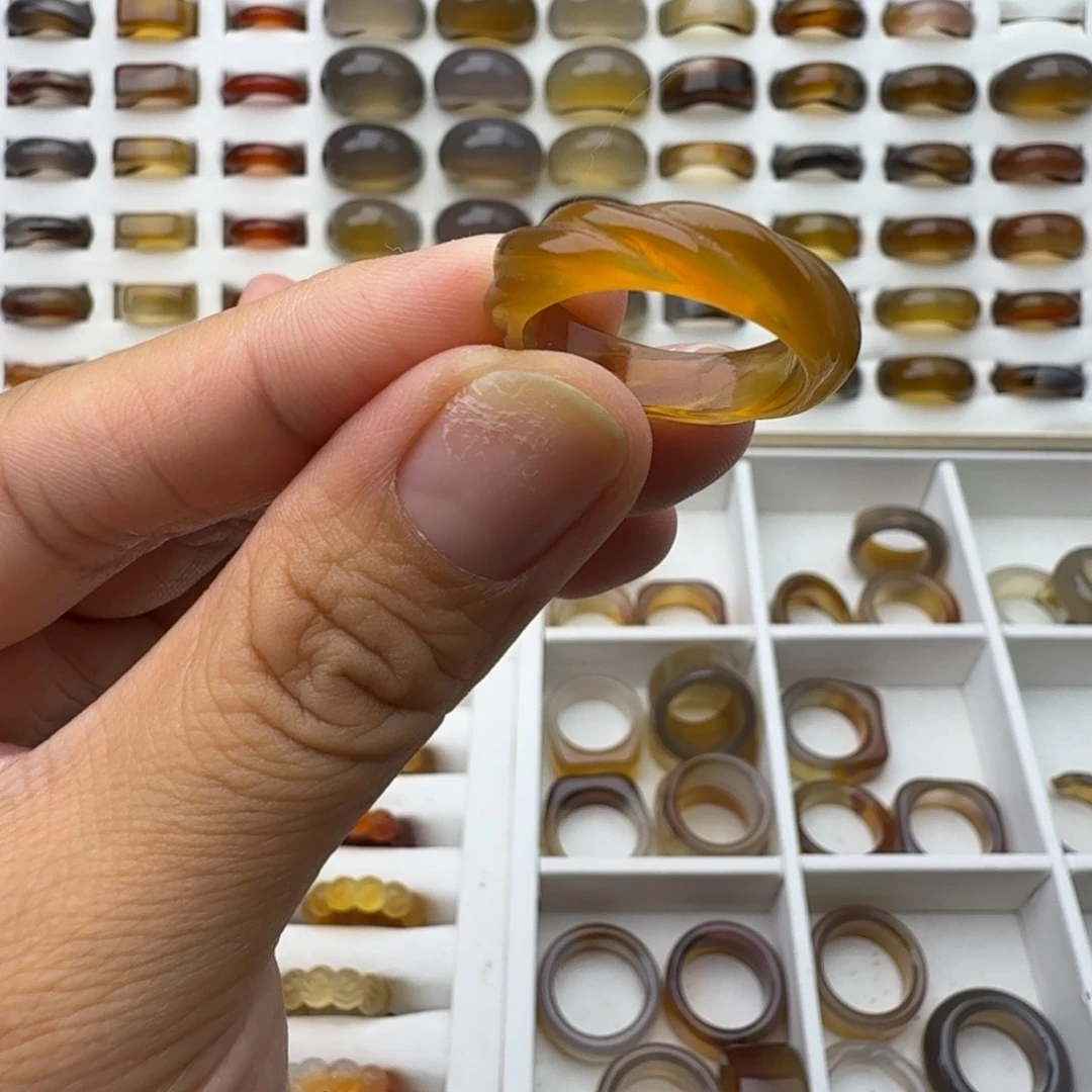 高***果玛瑙/玉髓未镶嵌戒圈18圈福利