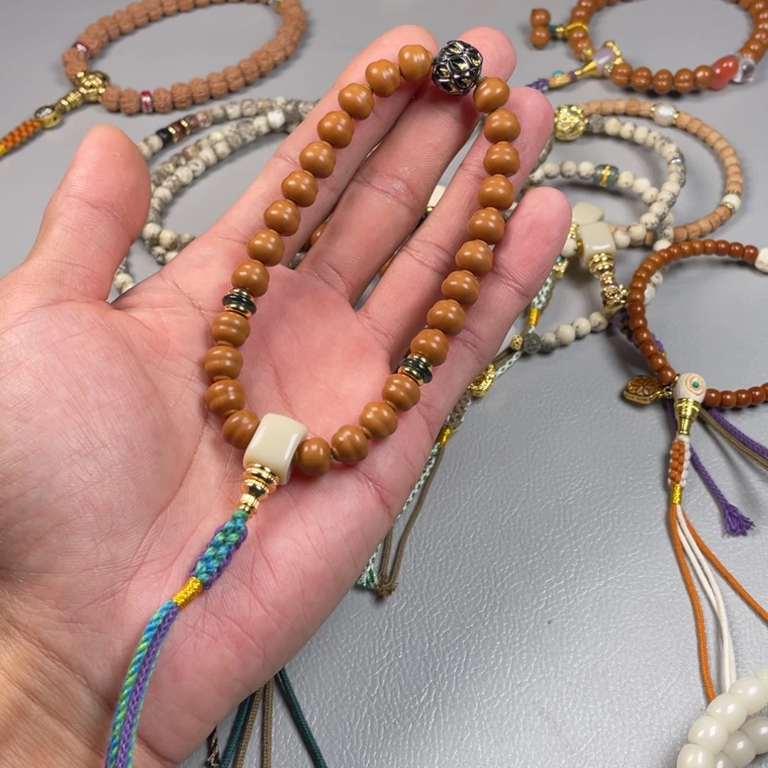 猴头核桃吊坠。。。。。。。。。。。。