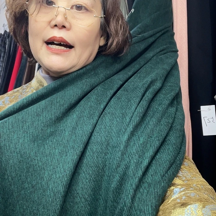 炫彩绿（35）号2米面料