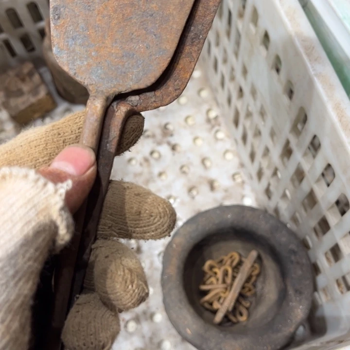 榕***下一物一图，工艺品。