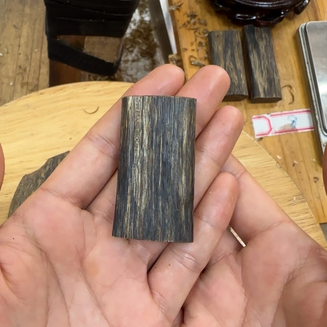 吊坠沉香奇楠沉香素牌吊坠8.6克