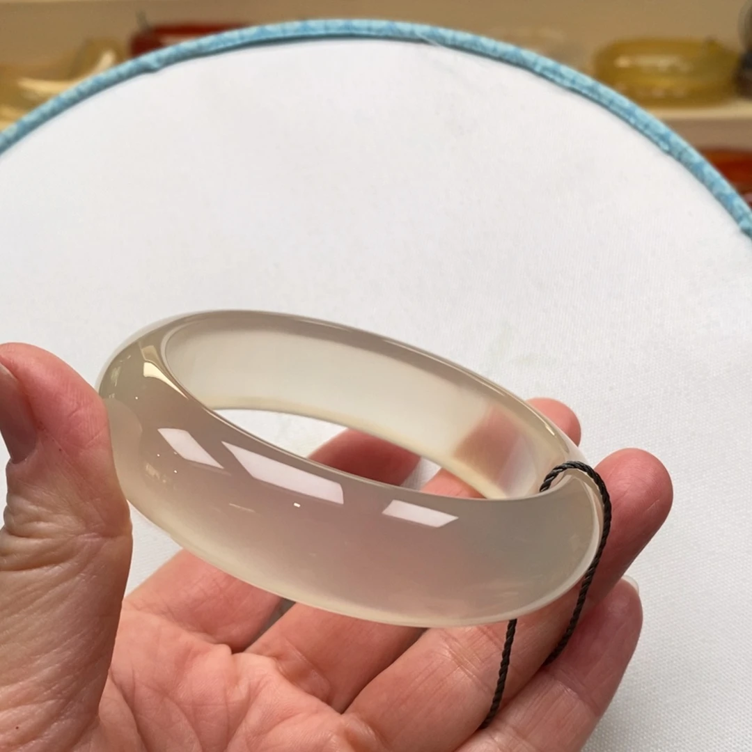 手镯玛瑙/玉髓未镶嵌