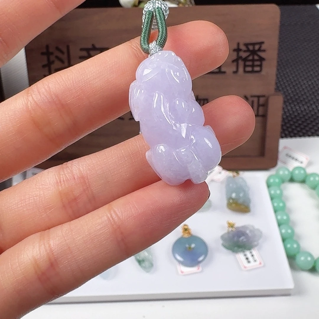 翡翠未镶嵌颈饰11