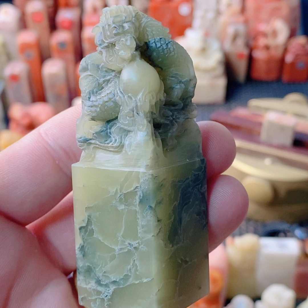 寿山葡萄冻，手工，龙纽
