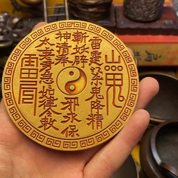 铜器摆件做工精良
