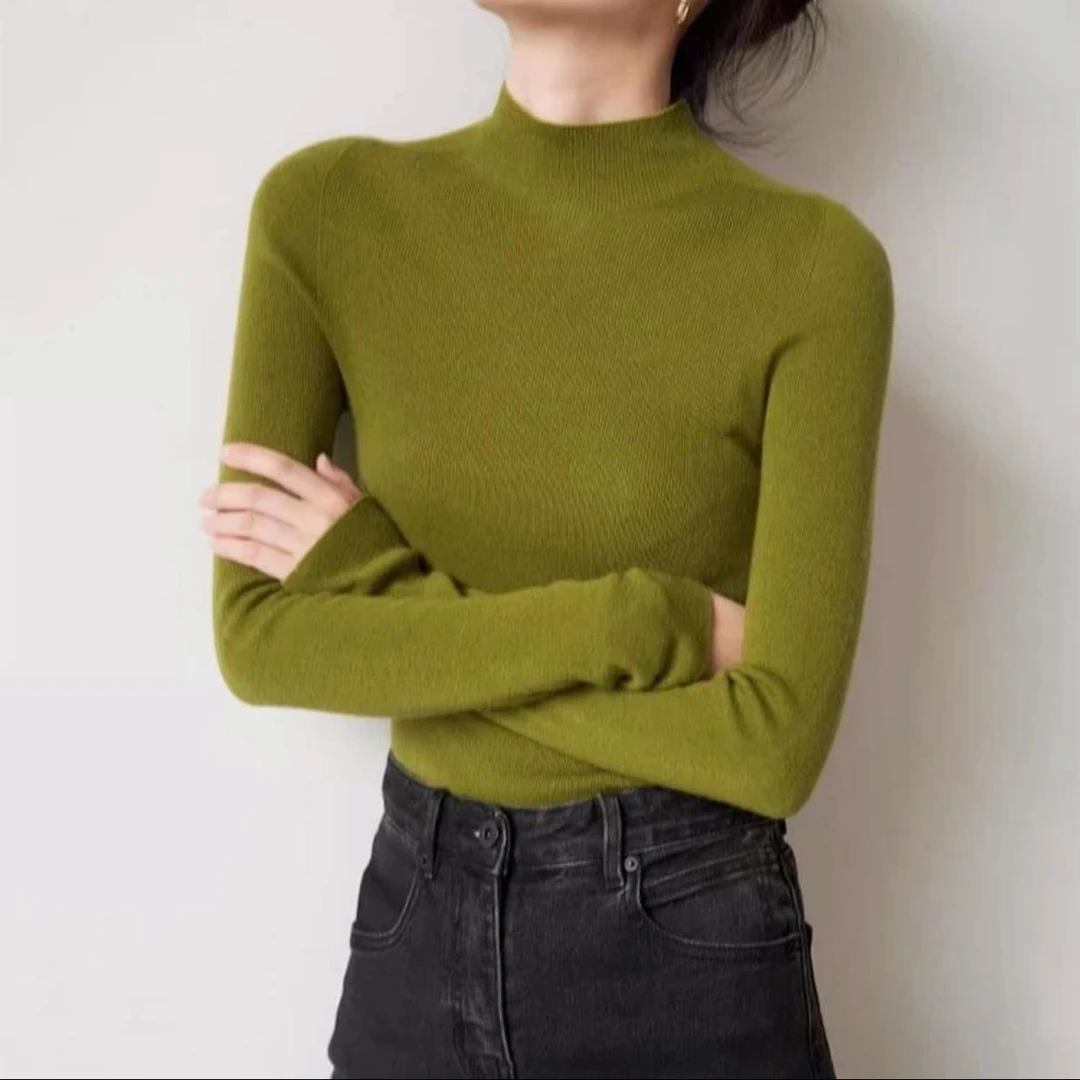 034-1 祺欣家 (羊毛20%包芯纱60%) 半高领简约高级感修身针织衫