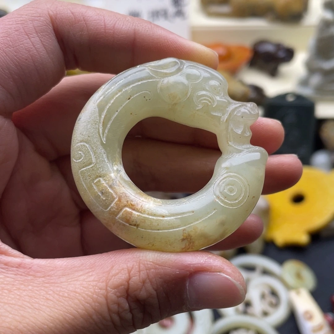 未镶嵌蛇纹石玉颈饰