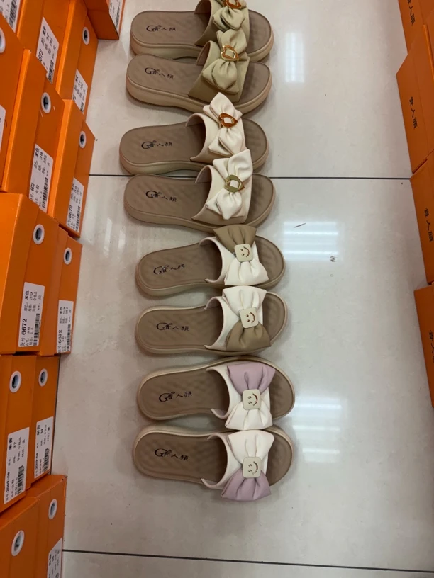 夏季时尚休闲拖鞋