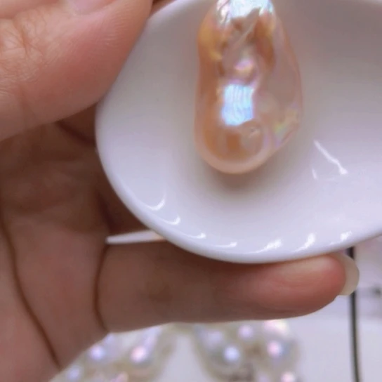 颈饰足金镶嵌淡水珍珠