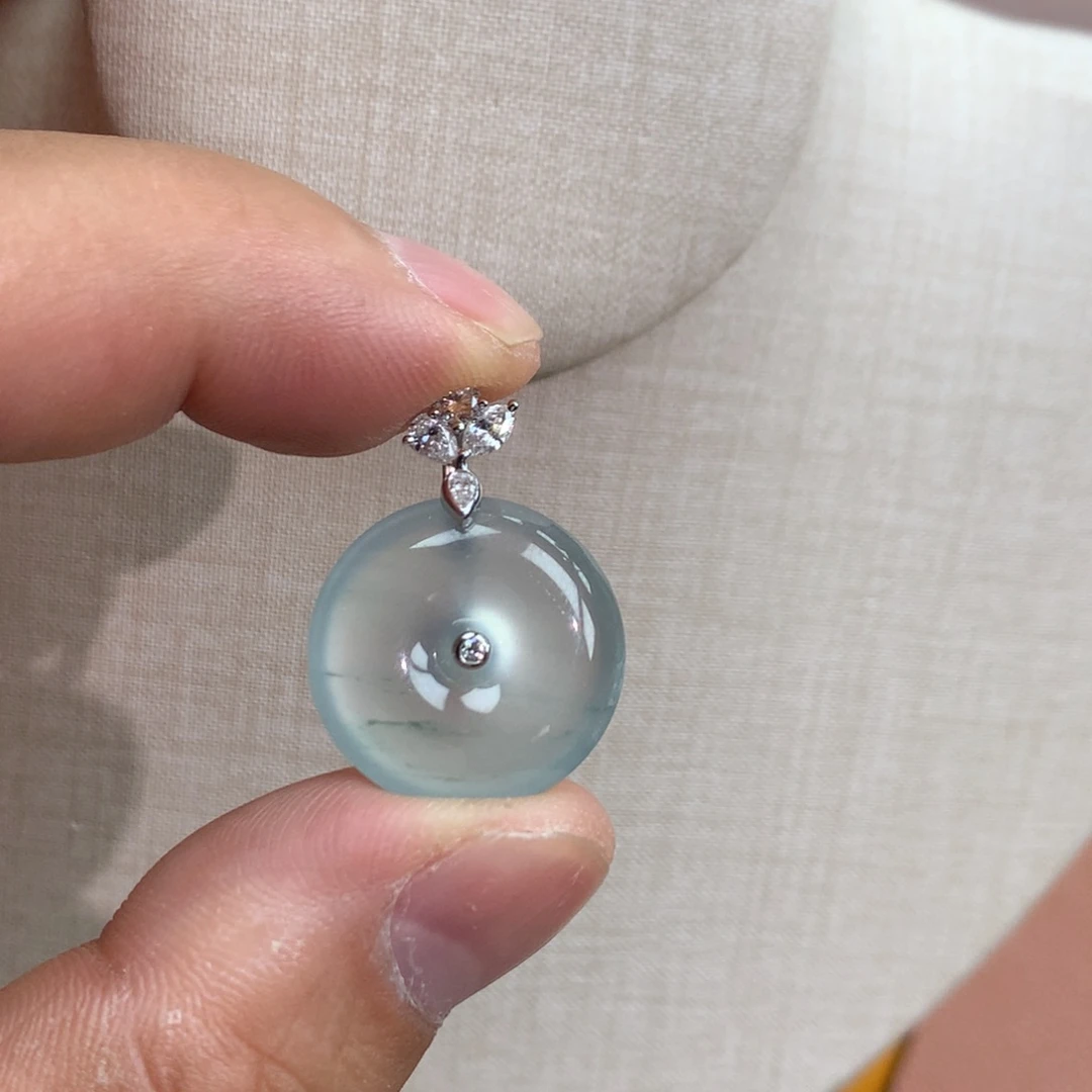 颈饰未镶嵌翡翠平安扣