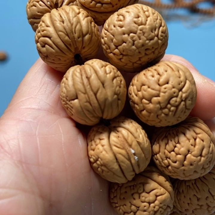 【闪购商品】吊坠桃核18左右奶油皮肥脐