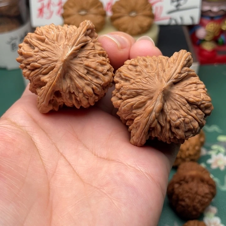 【闪购商品】文玩核桃吊坠45全品楼