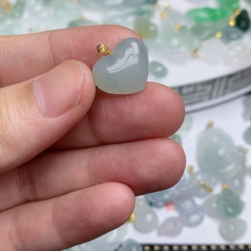 【闪购商品】翡翠吊坠(不含链)18K金镶嵌爱心