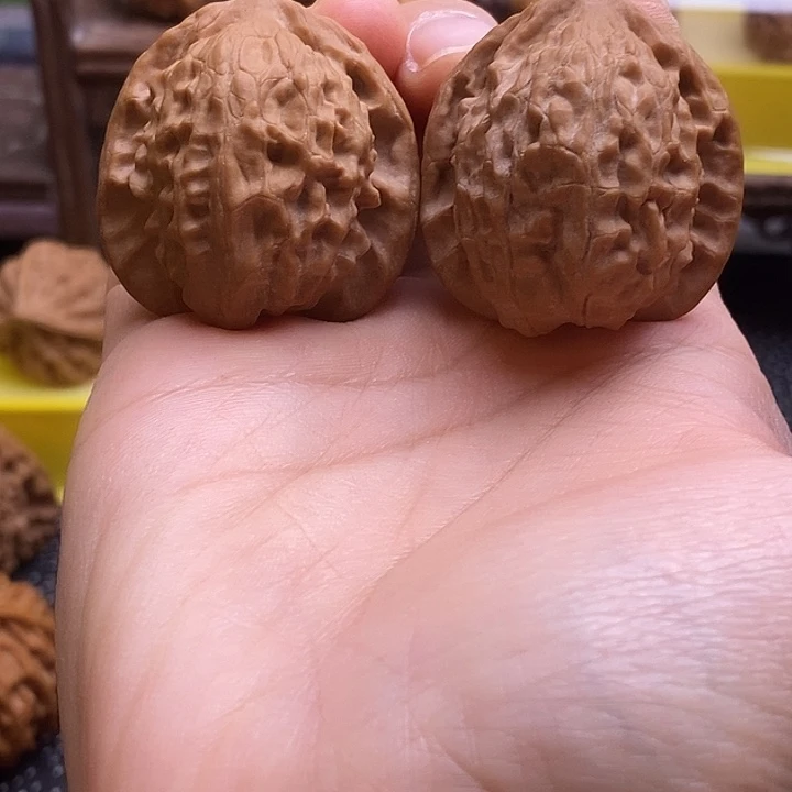 文玩核桃吊坠金牛35