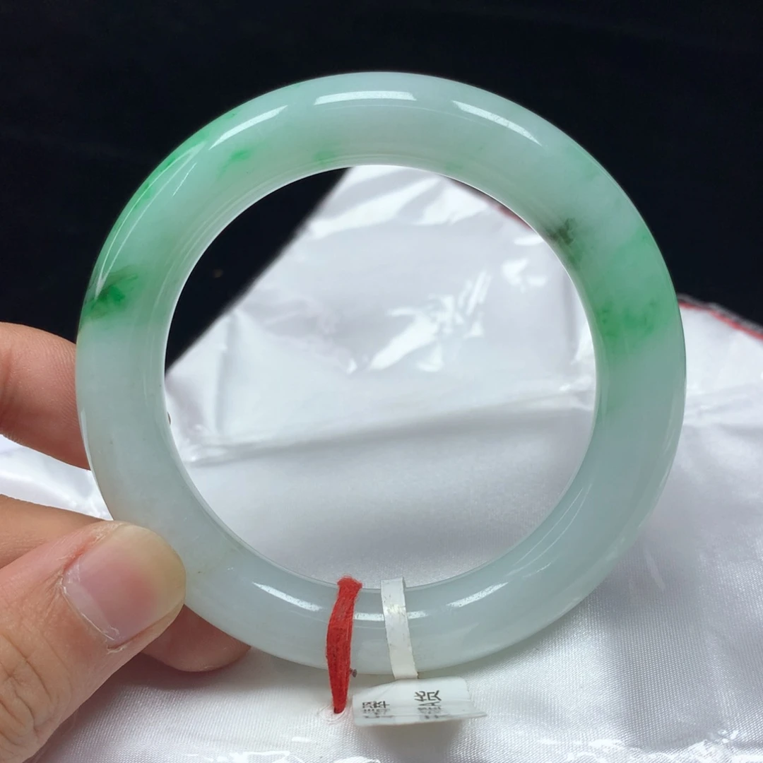 翡翠手镯（圆镯）未镶嵌56.1