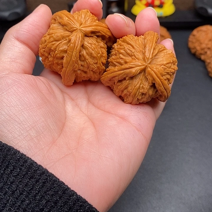 相***笑文玩核桃把件白奔